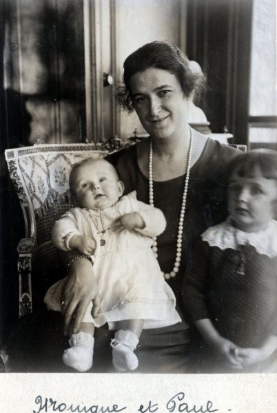 Digne, 1923: Monique et Paul Mugel; Toinon
