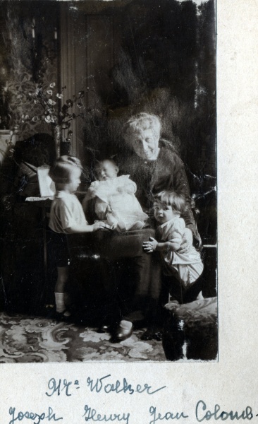 Grenoble, 1924: Joseph Jr, Henri Jr et Jean Colomb; Mme Walker