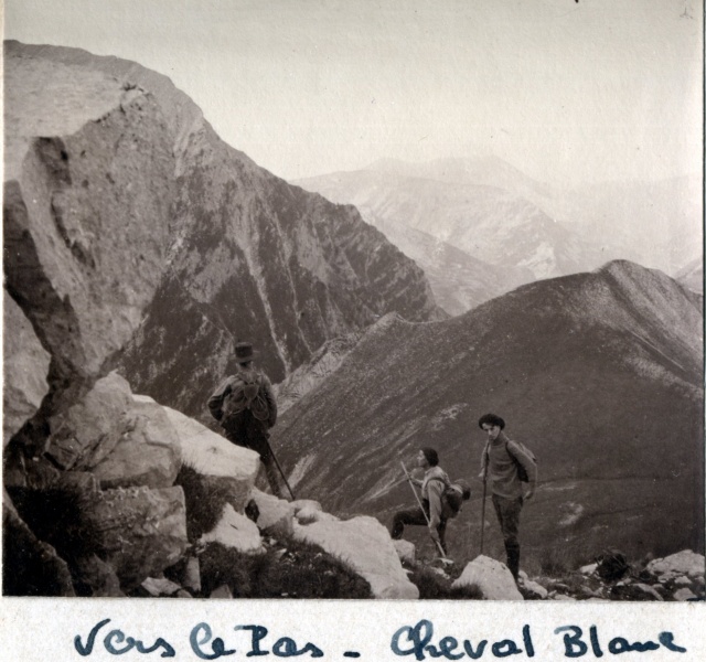 Vers le pas, Cheval blanc, 1924: Jacques, Paule, Henri