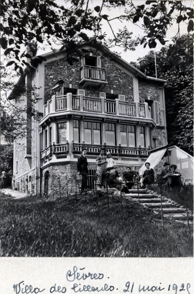 Roubaix, villa des Tileuls, 21 mai 1925: Mme Mugel, lisabeth, Genevive, Joseph, Henri; Franois, Toinon, Monique Mugel, M. Mugel