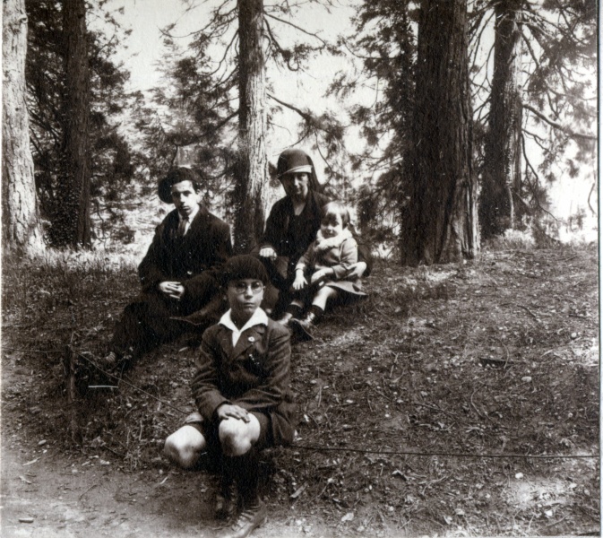 Lyon, Parc de la Tte d'or, 1925: Pierre; Henri, Genevive, Michel