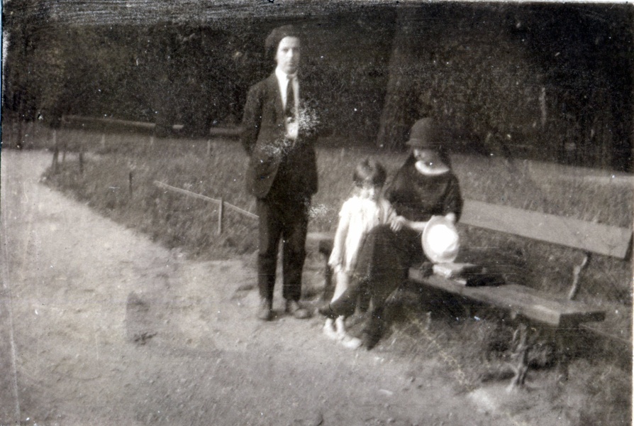 Grenoble, 1925: Henri, Michel, Genevive