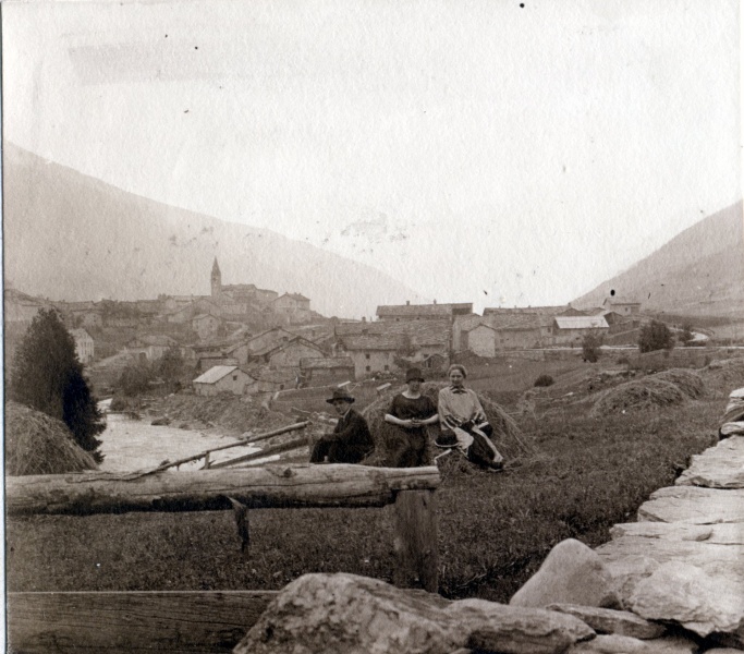 Bessans, juillet 1925: M. Maginot, Genevive, Mme Maginot