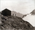 Massif du Pelvoux, aot 1923: refuge des crins