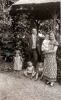 Ville d'Avray, avril 1924: Michel, Bernard et Paul Mugel; Robert et Monique Mugel, Toinon