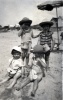 Carolles, mai 1924: enfants Mugel et autre