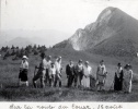 Sur la route du Pic de Couar, 18 aot 1925: Genevive deuxime  droite