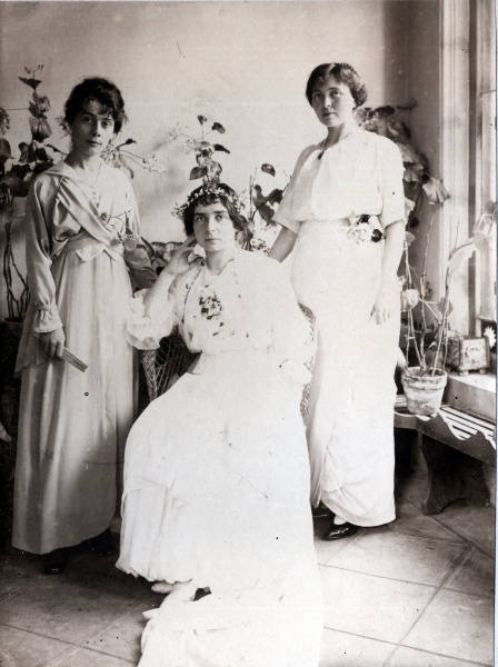 4 juillet 1914: Melle Feuiller, Mme Demars, Melle Anthoine