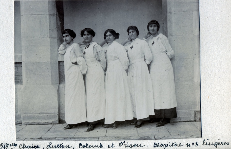 Digne, 1914, hpital numro 3: Melles Chaise, Lutton, Jeanne, Toinon, Melle Frison (lingres)