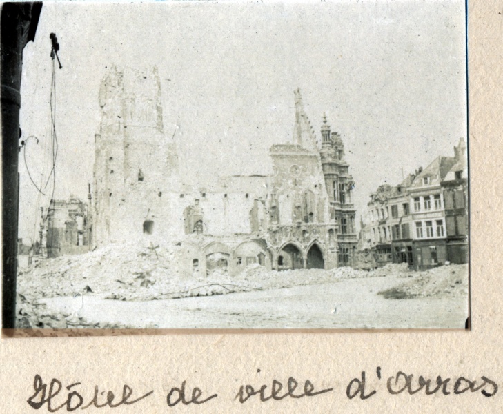 Arras, juin 1915: l'htel de ville