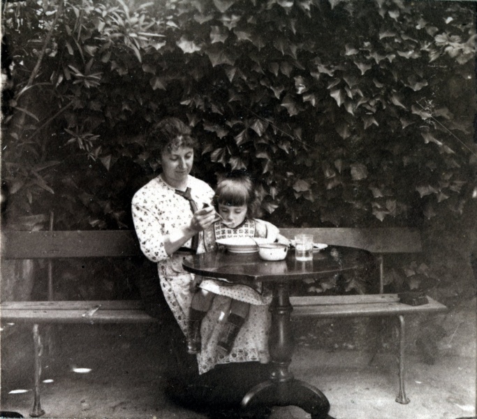 Digne, aot 1915: Genevive, Pierre