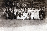 4 juillet 1914: Mariage de M. Demars de Melle Laure Bchevet (Yvonne assise au premier plan, Genevive presque cache  droite)
