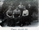 Digne, janvier 1915: Genevive, lisabeth, Toinon; Paule, Jeanne, Franois