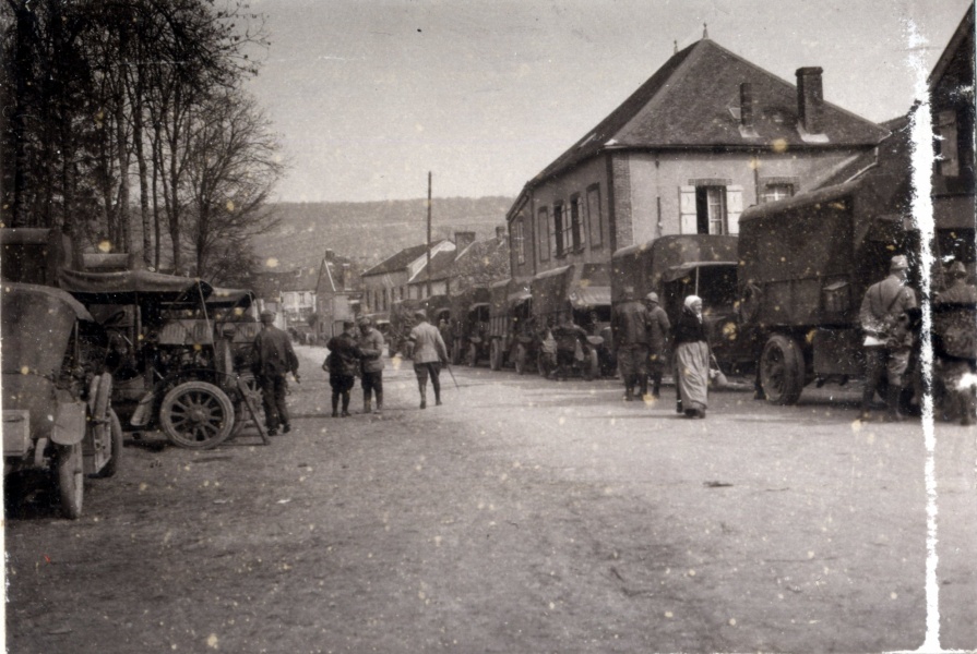 Entre Villers-Cotterts et pernay, 1916: le 9e groupe en dplacement