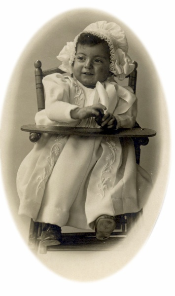 1910: Yvonne
