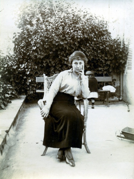 Digne, 1916: Genevive