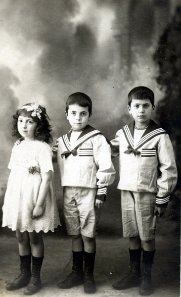 1912: Yvonne, Henri, Jacques