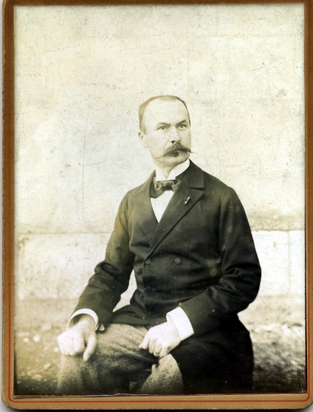 1900: Joseph Colomb
