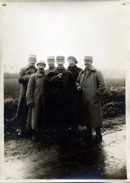 1916: Louis (casque), Andr (bret) et autres