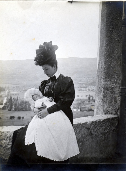 1906, Moustiers: Jacques, Genevive