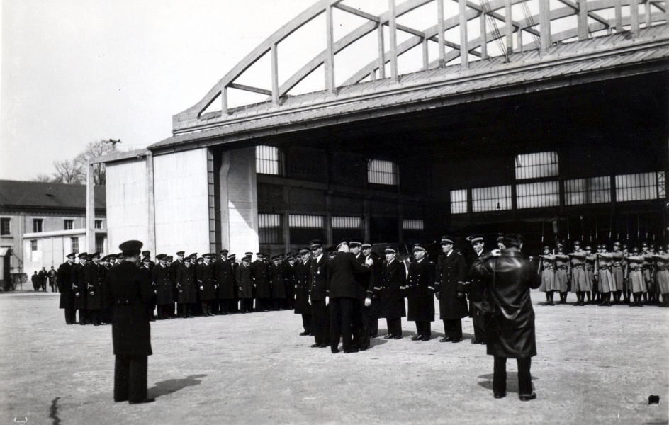 Avord, 05/1934: remise de dcoration  Jacques