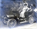 1910: La Zedel, avec Andr, Genevive, Jeanne et lisabeth